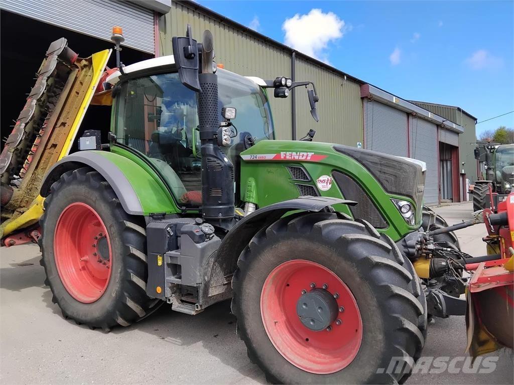 Fendt 724 Tractors