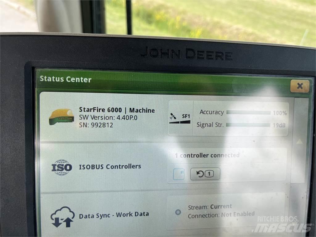 John Deere 6215R Tractors