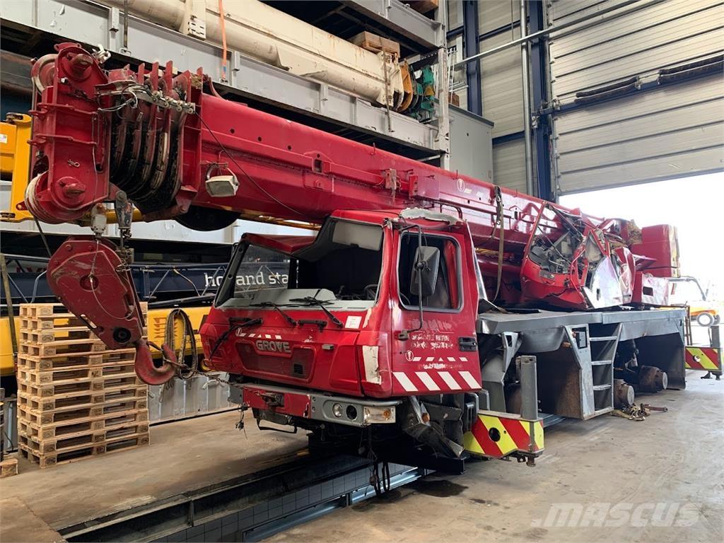 Grove GMK 3055 All terrain cranes