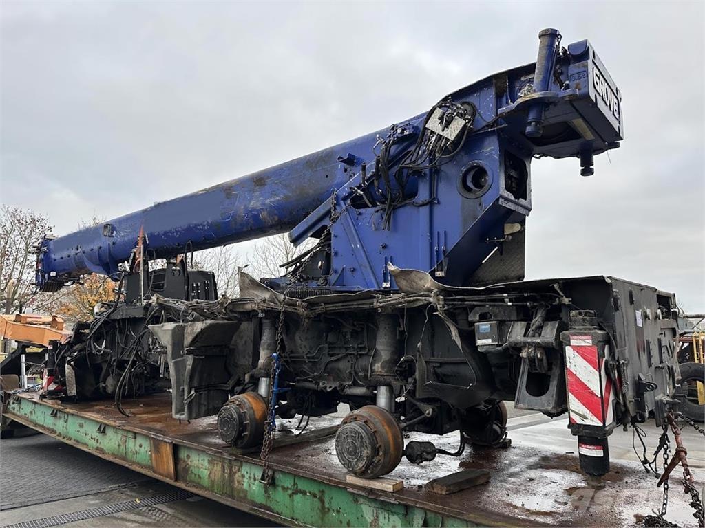 Grove GMK 4090 All terrain cranes