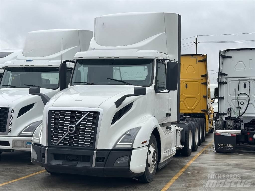 Volvo VNL300 Prime Movers