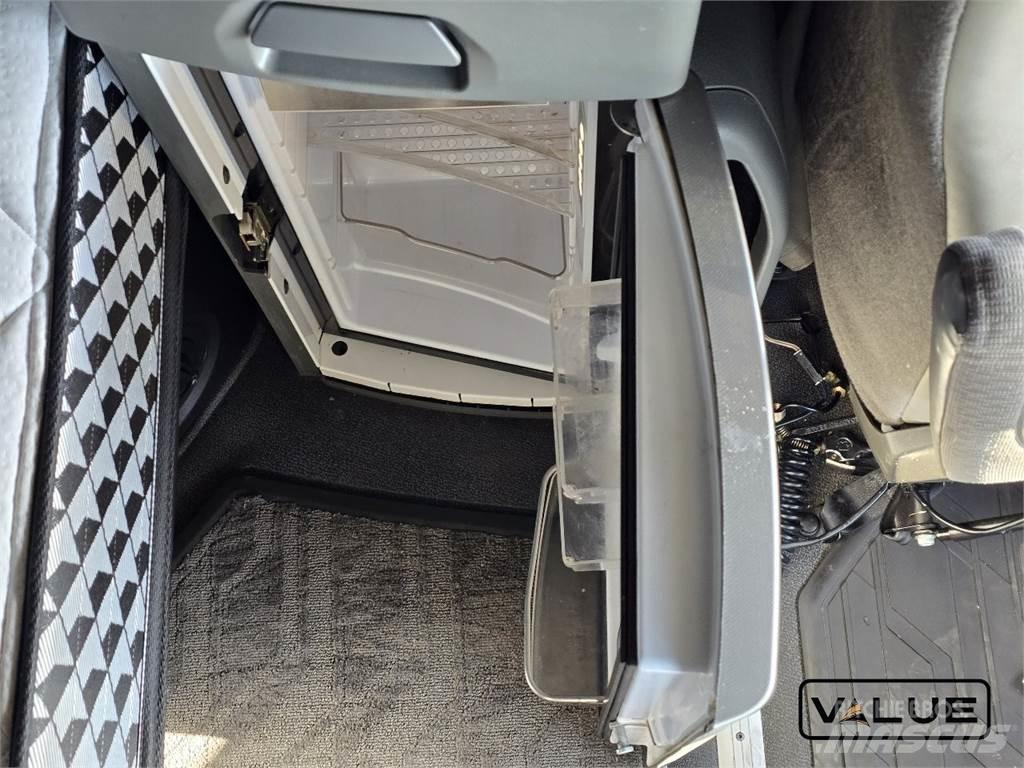 Volvo VNL760 Prime Movers