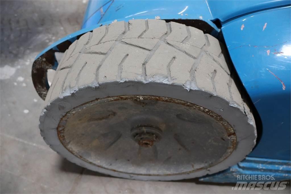 Genie GR26J Used Personnel lifts and access elevators