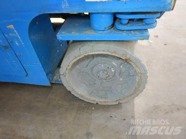 Genie GS2032 Scissor lifts