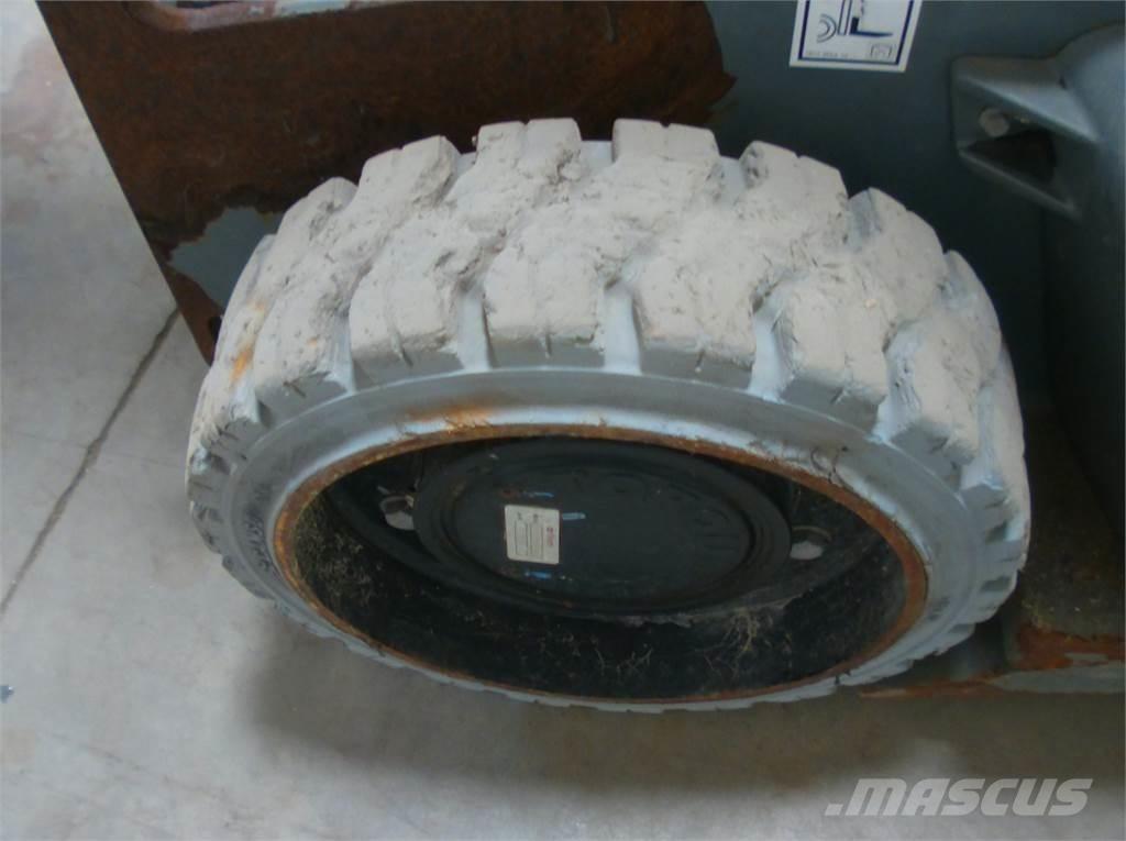 Haulotte STAR 10 Used Personnel lifts and access elevators