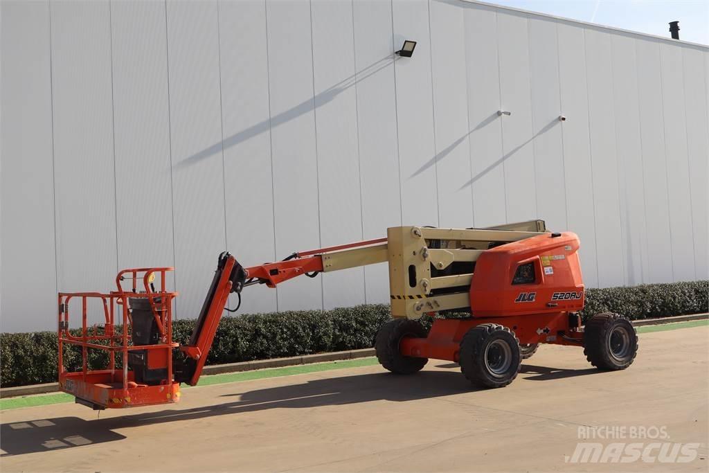 JLG 520AJ Articulated boom lifts