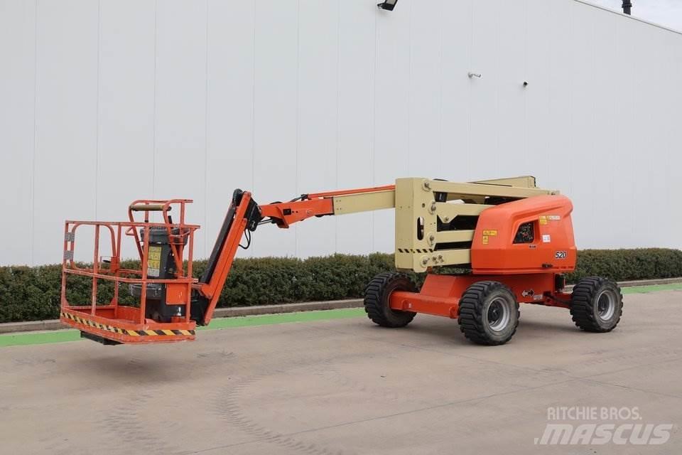 JLG 520AJ Articulated boom lifts