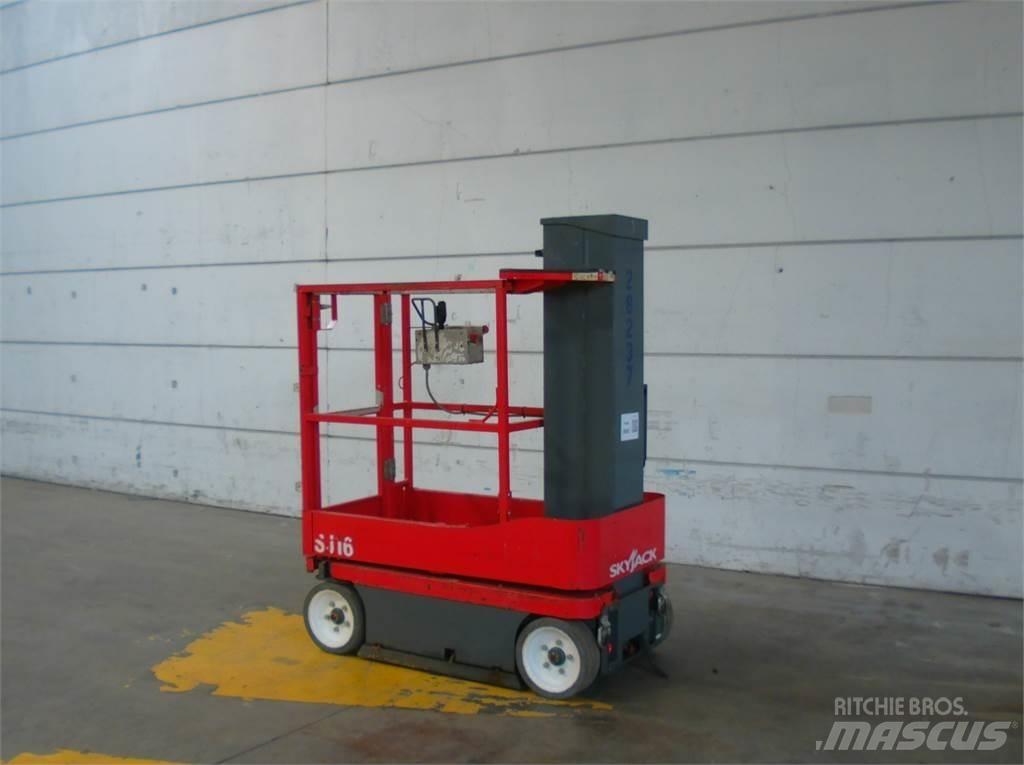 SkyJack SJ16 Used Personnel lifts and access elevators
