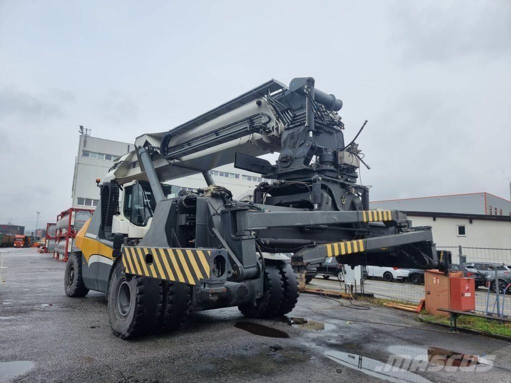 Liebherr LRS 545 Reach stackers