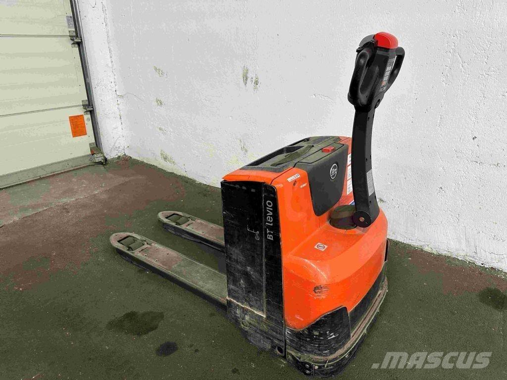 Toyota LWE 200 Low lifter
