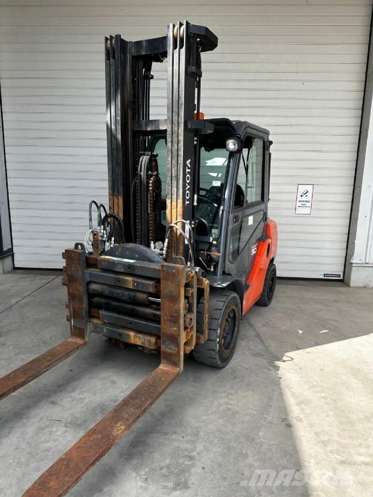 Toyota 06-8FD30F Diesel trucks