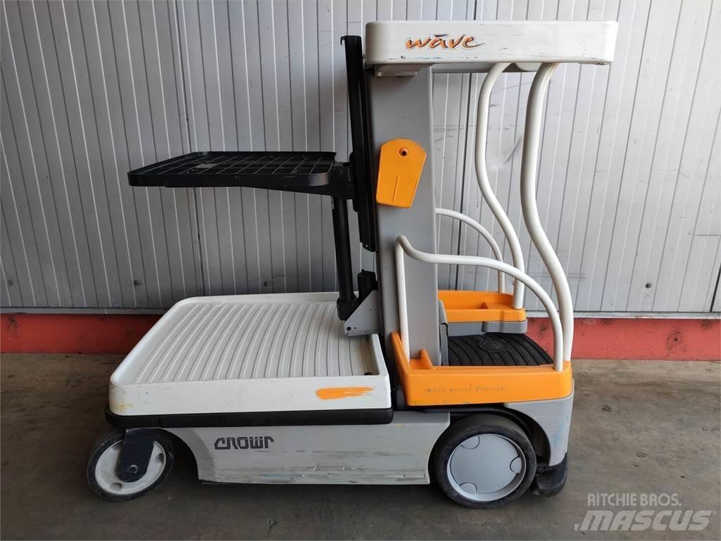 Crown WAV50-118 High lift order picker