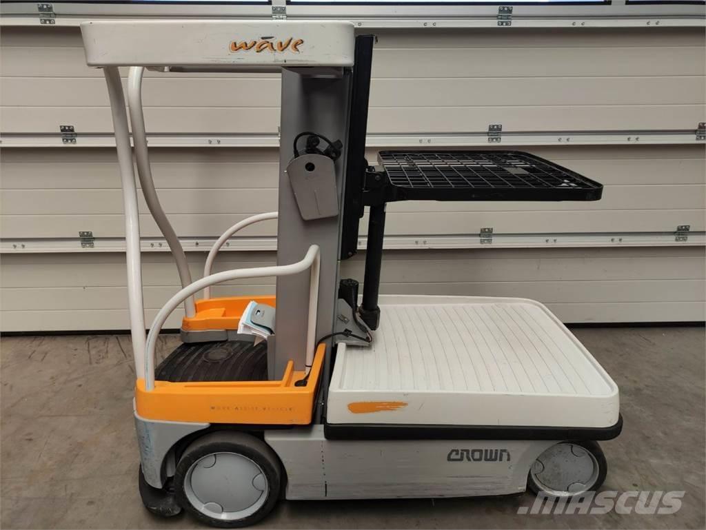 Crown WAV50-118 High lift order picker