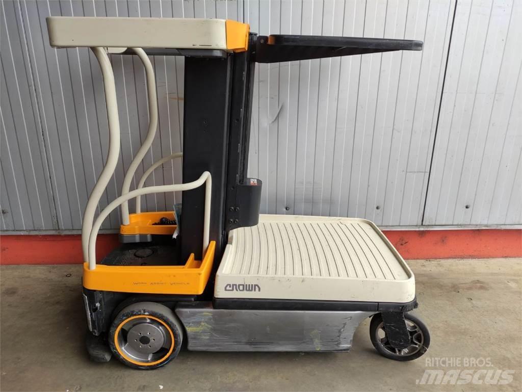 Crown WAV60-118 High lift order picker