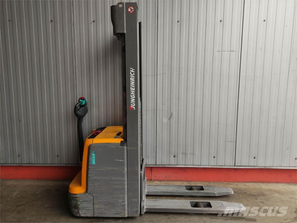 Jungheinrich EJC 214 Pedestrian stacker