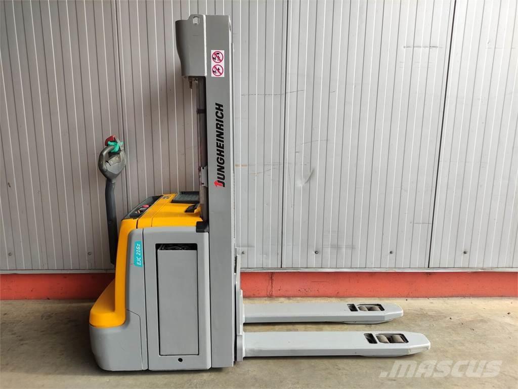 Jungheinrich EJC216z Pedestrian stacker