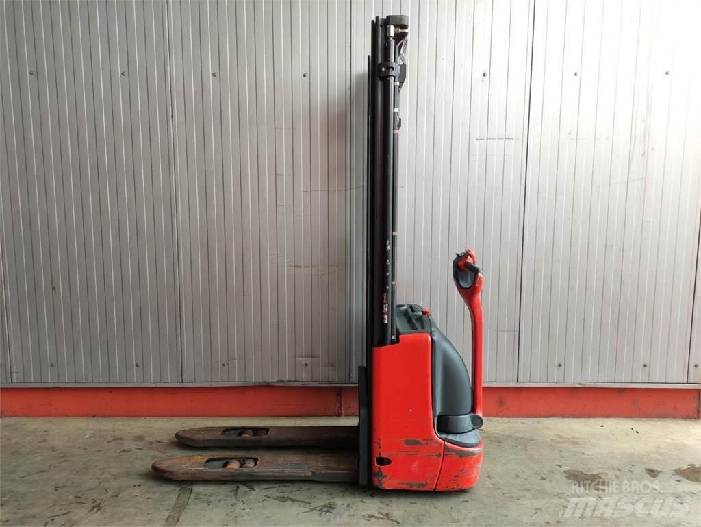 Linde L12 Pedestrian stacker