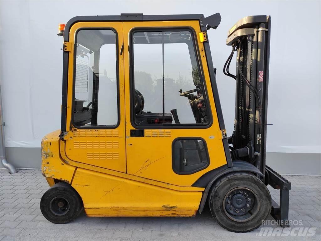 Om-Pimespo XE40 Electric forklift trucks