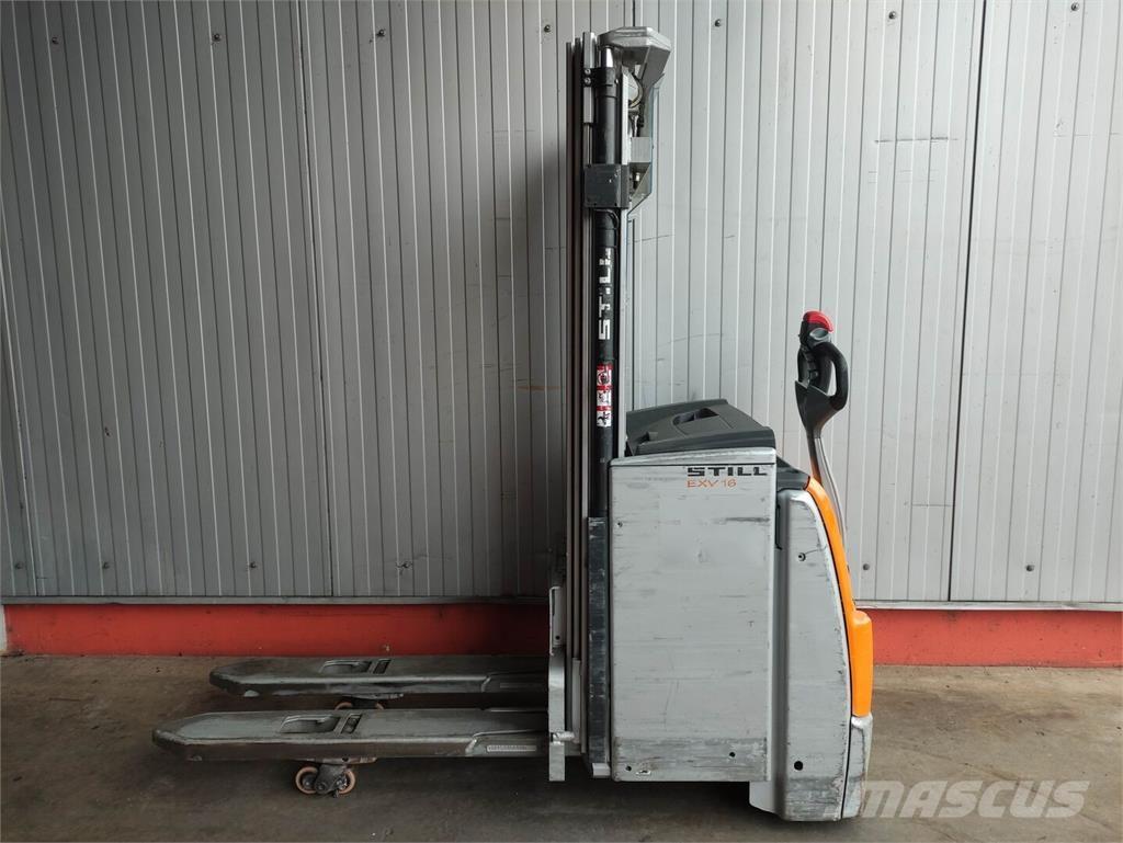 Still EXV 16i Pedestrian stacker