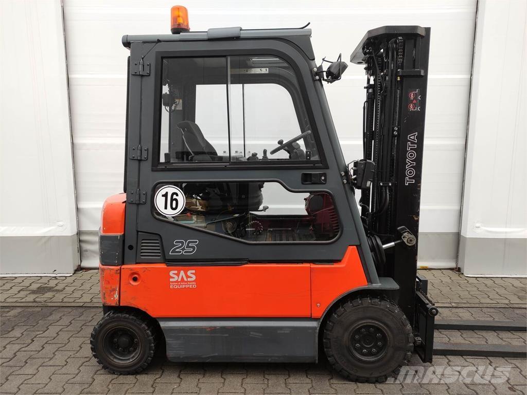 Toyota 7FBMF25 Electric forklift trucks