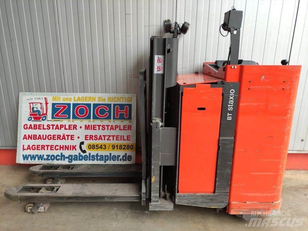 Toyota SSE160D Pedestrian stacker